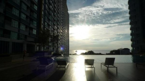 Отель The Ralaxing Room at Lumpini Park Beach Jomtien Condominium.  Ампхое Бангламунг